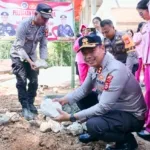 Kapolres Tana Toraja Letakkan Batu Pertama Pembangunan SPPG di Ke’pe Tinoring