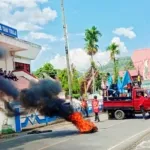 Aktivis KAMT Gelar Aksi Demo di DPRD Tana Toraja, Sampaikan 7 Tuntutan