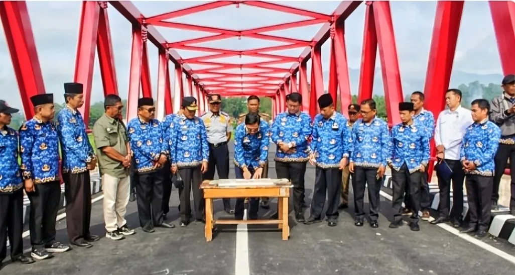Jembatan Ne’ Gandeng Diresmikan, Akses Ekonomi dan Pariwisata Toraja Utara Diperkuat