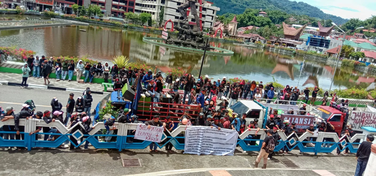 Warga Bittuang Demo di DPRD Tana Toraja, Tolak Proyek Geotermal