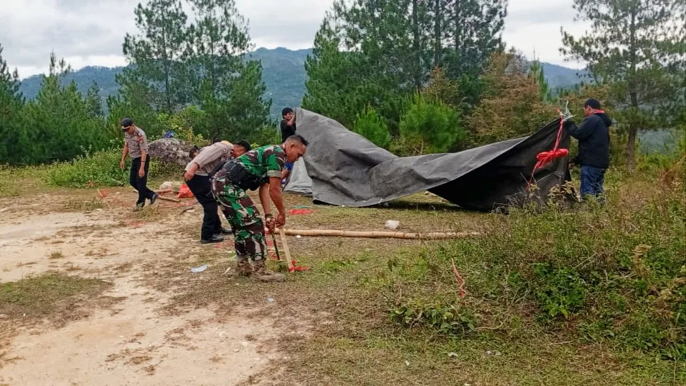 Polsek dan Koramil Mengkendek Bubarkan Judi Sabung Ayam di Mapongka