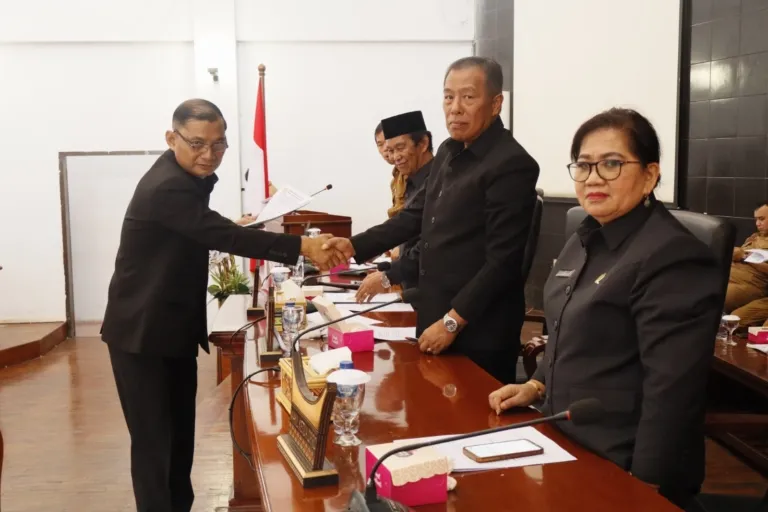Paripurna DPRD Tana Toraja Bentuk Pansus Ranperda LKPJ dan Perubahan Perda Perangkat Daerah