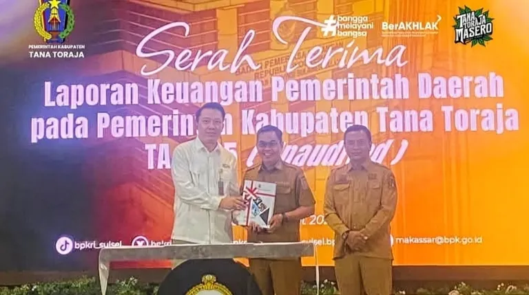 Bupati Tana Toraja Serahkan LKPD 2025 ke BPK RI