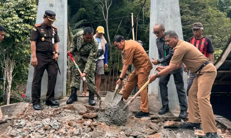 Bupati Tana Toraja Groundbreaking Jembatan Gantung Parampo
