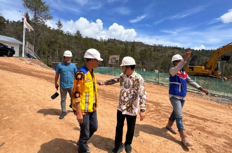 Bupati Tana Toraja Tinjau Sekolah Rakyat di Mapongka