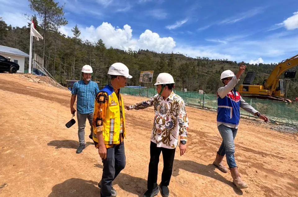 Bupati Tana Toraja Tinjau Sekolah Rakyat di Mapongka