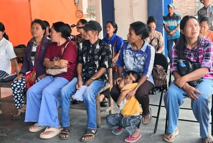 Dinsos Tana Toraja Salurkan Bantuan Atensi ke 63 Warga Rentan