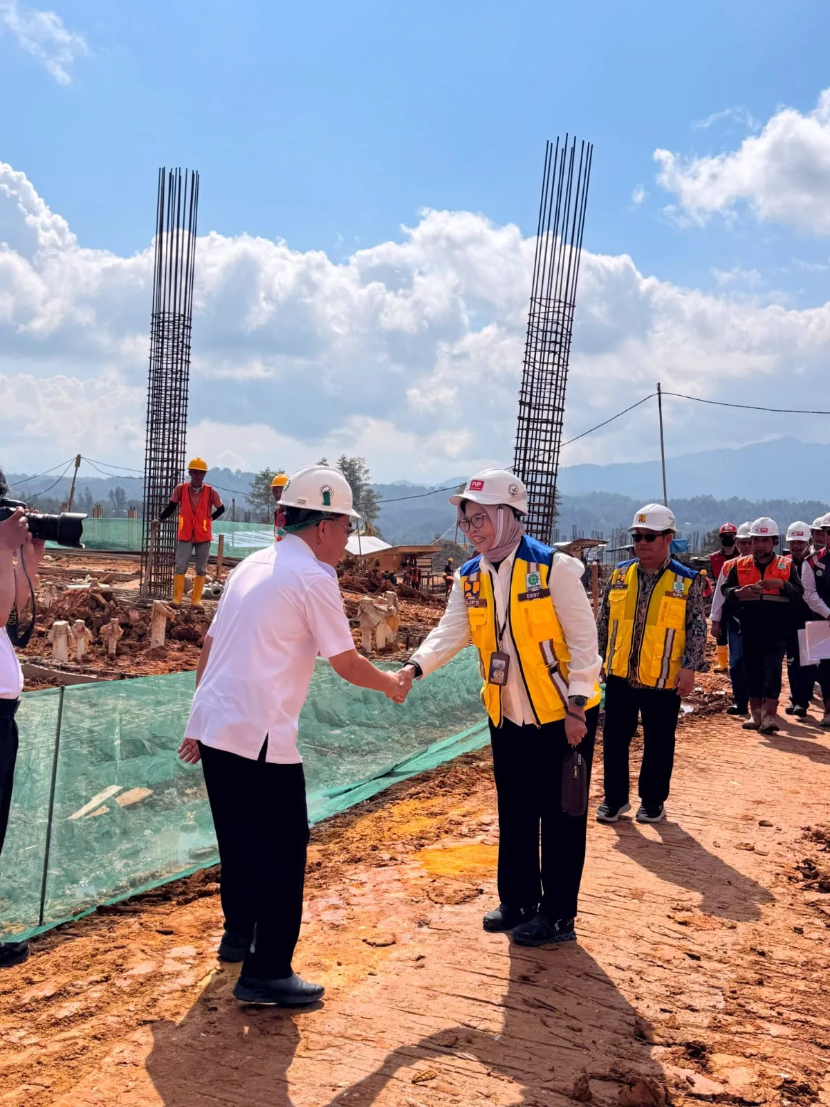 Kadis Sosial Jelaskan Progres Pembangunan SR Tana Toraja ke Pansus Dewan