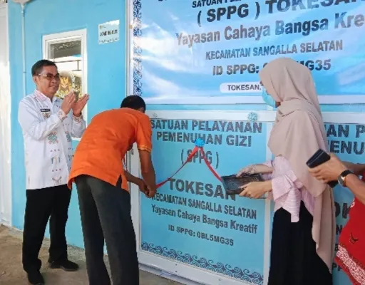 Bupati Zadrak Resmikan SPPG Tokesan