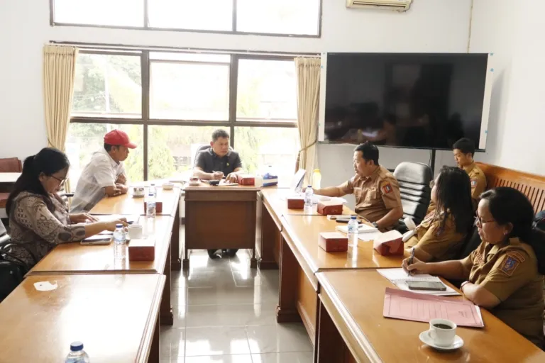 Komisi Tiga Raker BLHD Bahas izin Pertambangan Mineral Bukan Logam