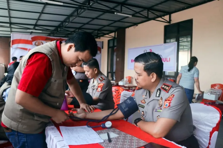 Polres Toraja Utara Donor Darah Hari Bhayangkara ke-80