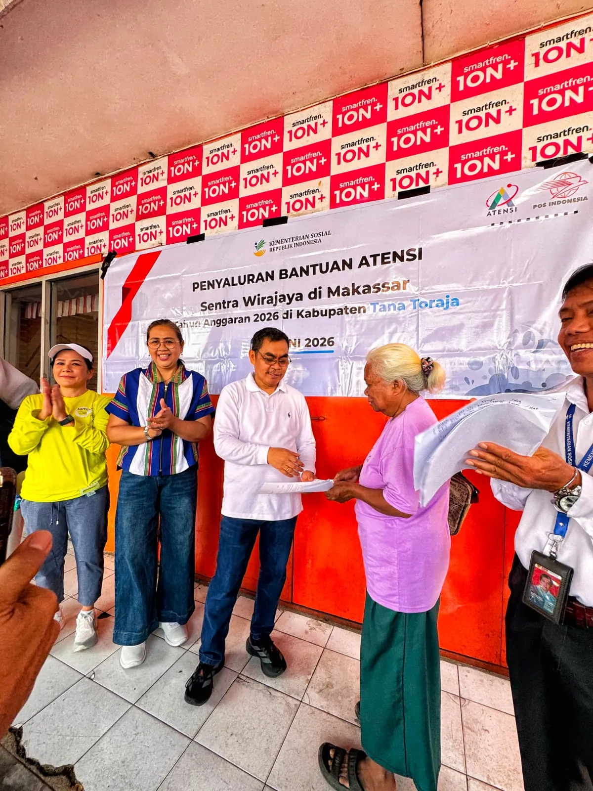 Dinsos Tana Toraja Kolaborasi Sentra Wirajaya Makassar Salurkan Bantuan Atensi di Makale