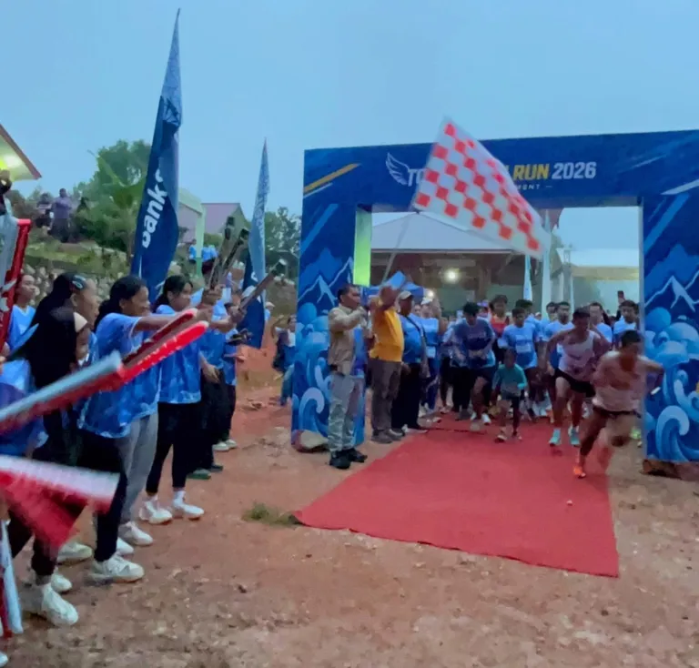 Bupati Zadrak Lepas Peserta Fun Run Toraja 2026