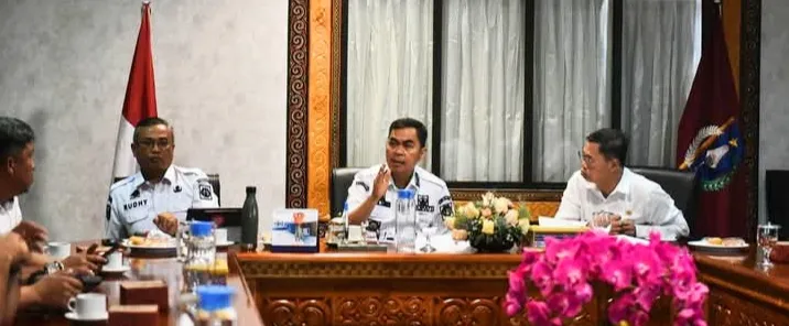 Bupati Tana Toraja Pimping HLM PID