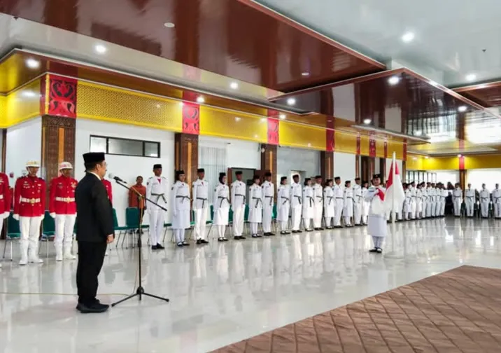 Bupati Tana Toraja Kukuhkan Paskibraka Tahun 2026