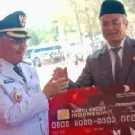 Sekda Tana Toraja Terima Kartu Kredit Indonesia