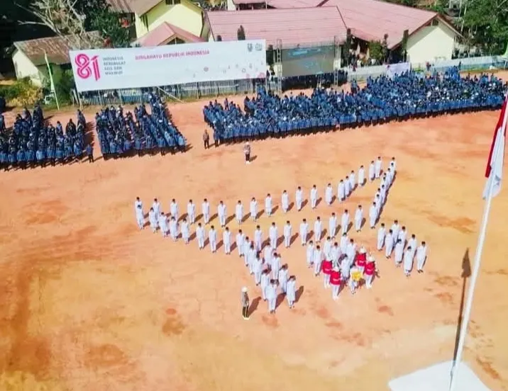Bupati Zadrak Terkesima Formasi Tongkonan Paskibraka HUT RI