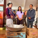 Mersiana Penjual Tarakko Terima Bantuan Peralatan Gorengan Dari Ketua TP PKK