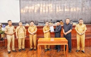 Bupati Tana Toraja Serahkan KUA-PPAS Perubahan APBD 2026 ke Dewan