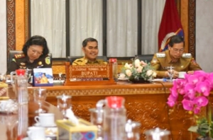 Bupati Tana Toraja Rapat Zoom Meeting Penyaluran BBM Bersubsidi